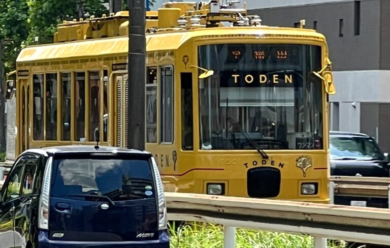 水戸岡鋭治デザインの都電