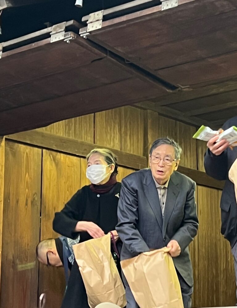 四代目が豆まきしました