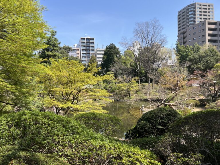 甘泉園公園と水稲荷神社