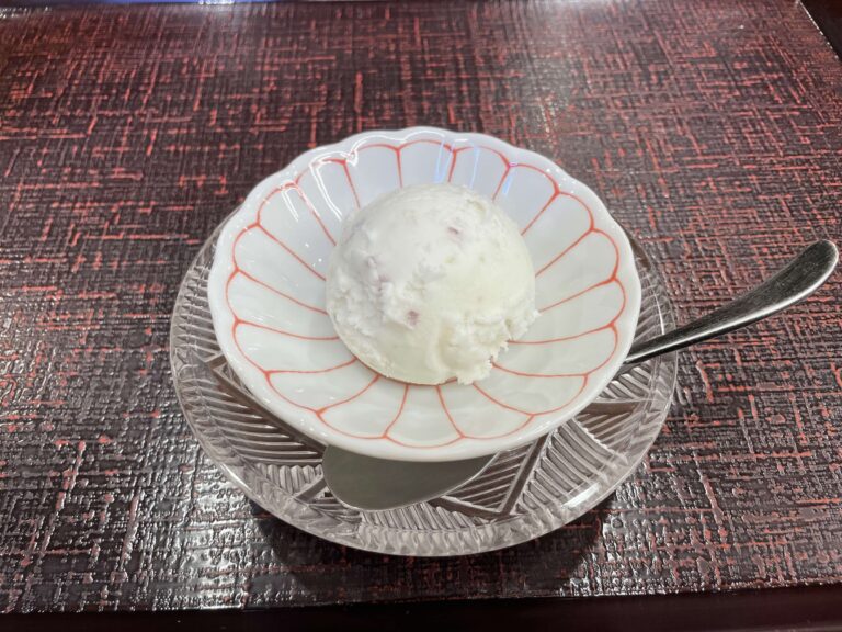 早稲田みょうがジェラートの試食を